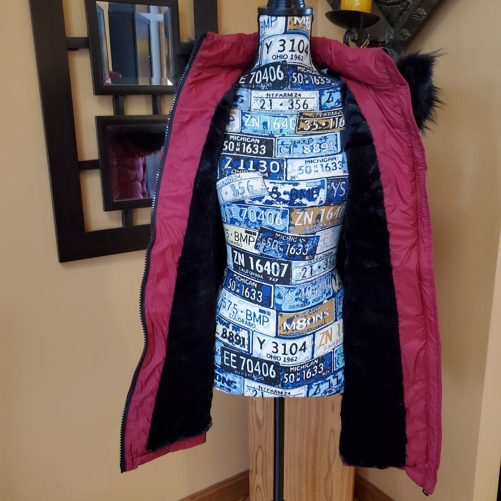 (SOLD) COALITION LA WINE VEGAN PUFFER COAT! - Picture 5 of 8